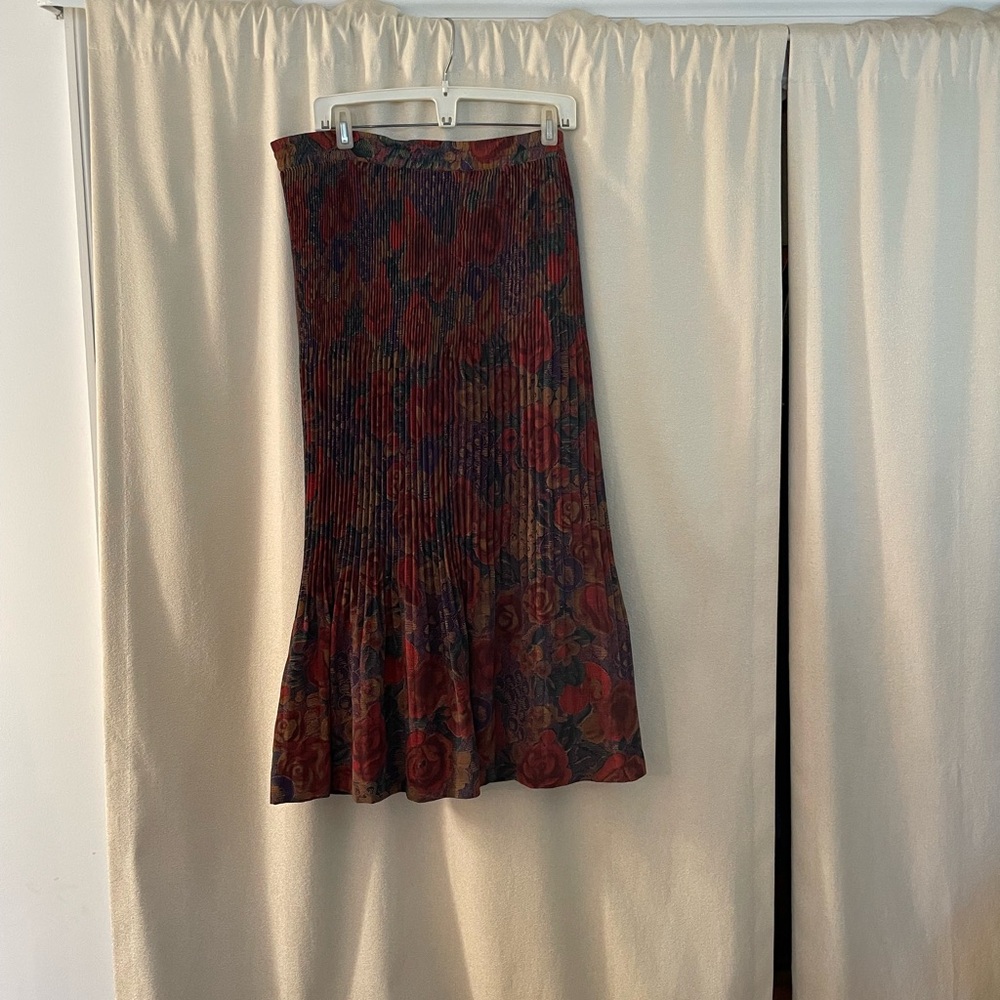 Multi Colored Pleated Long Skirt with Elastic Waist and Lining - Picture 1 of 5